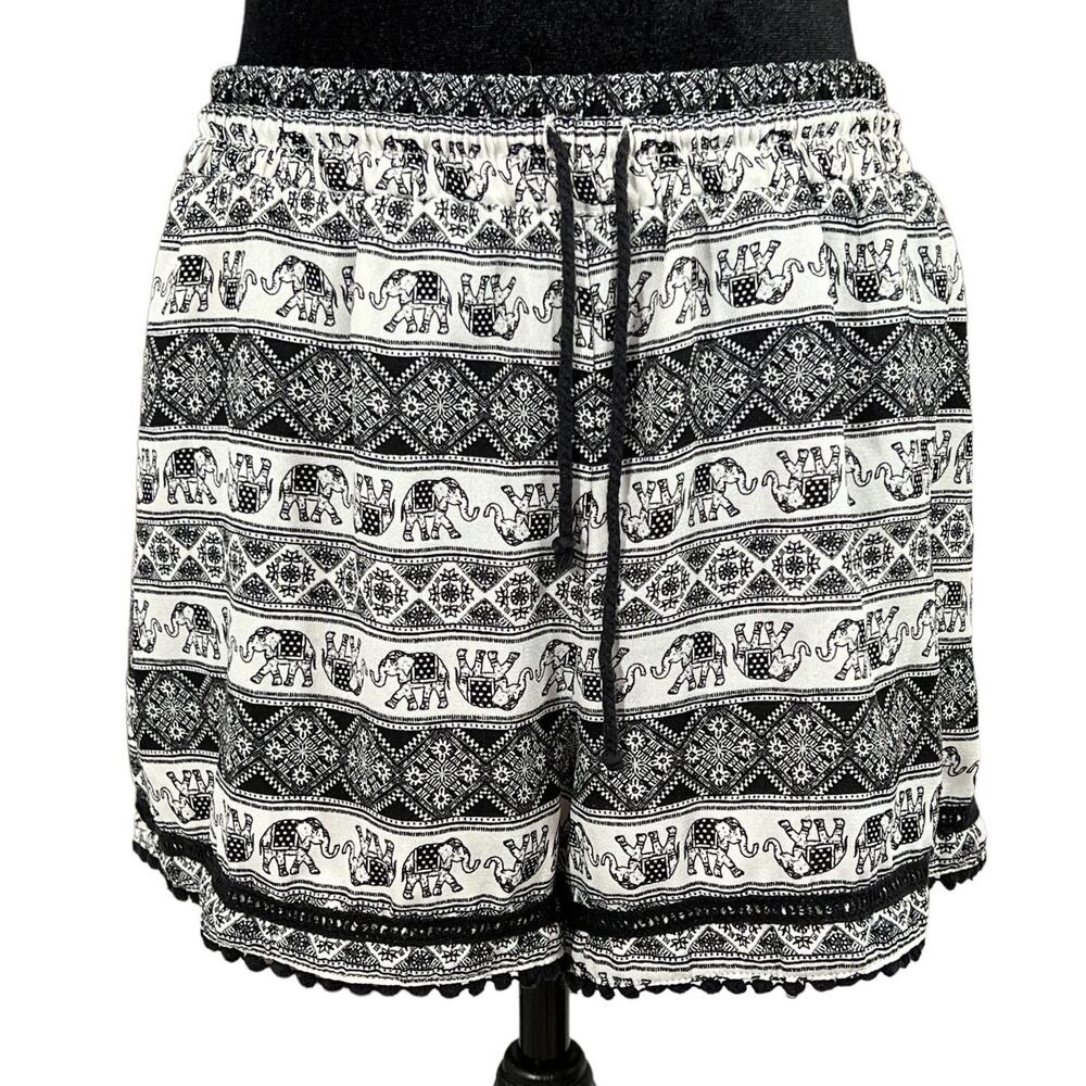 About a Girl Lounge Shorts Elephant Pom Pom Boho Size Medium Black White